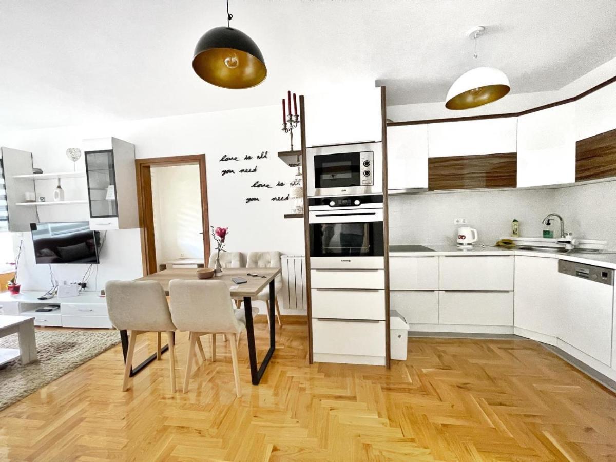 Simanic Appartment Сараево Экстерьер фото